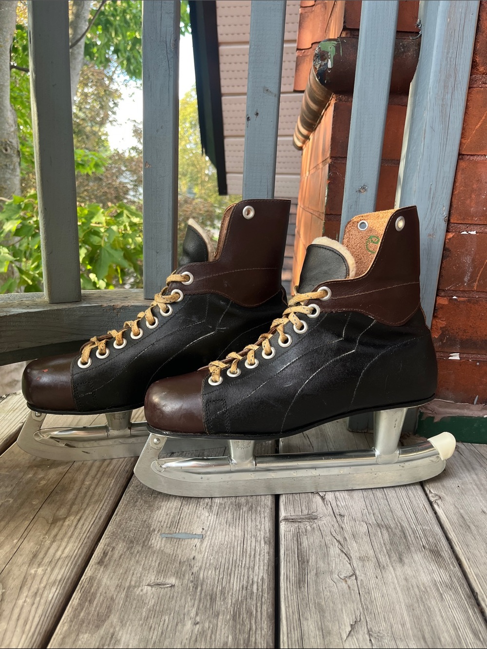 Vintage Men’s 1960s Biltrite Special 2-Tone Leather Hockey Skates NHL Approved